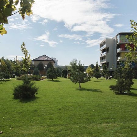 Airport Residence - Across From Otopeni Airport المظهر الخارجي الصورة