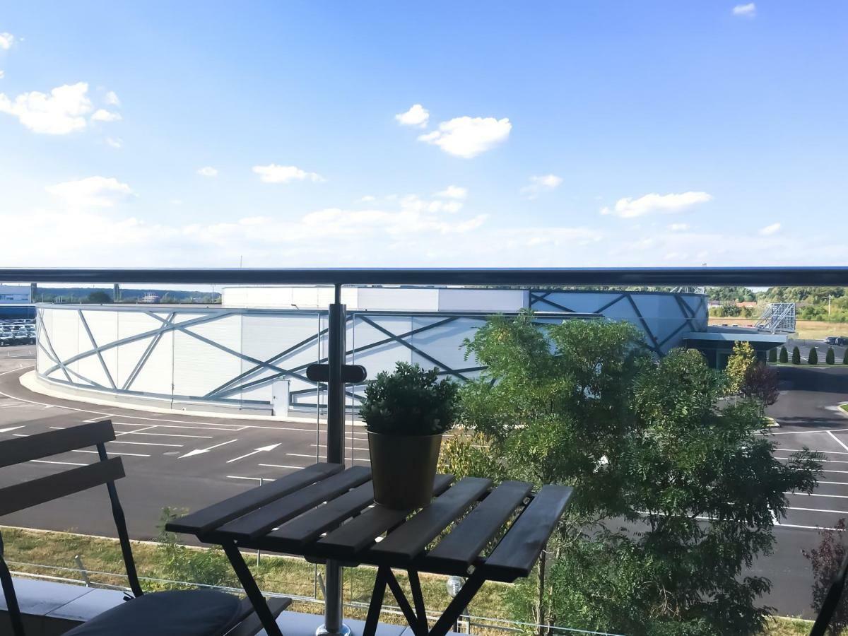 Airport Residence - Across From Otopeni Airport المظهر الخارجي الصورة